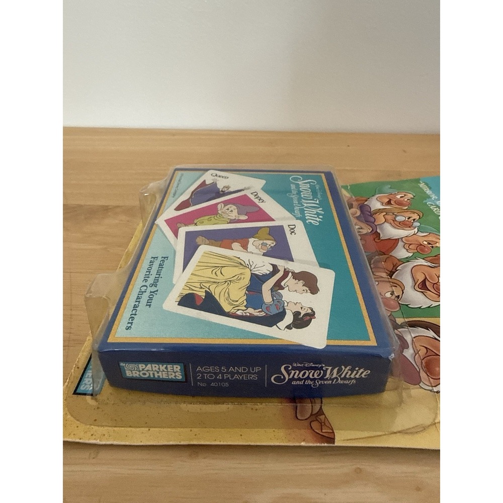 Vintage 1993 Disney Snow White Mirror Mirror on the Wall Card Game Parker Bros - Picture 5 of 5